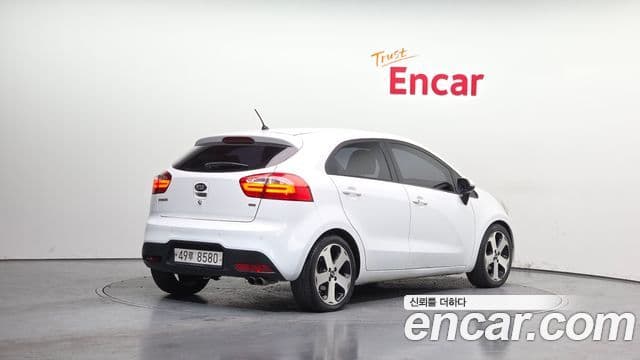 Kia All New Pride Prestige, 2013 2