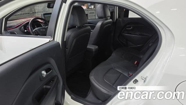 Kia All New Pride Prestige, 2013 11