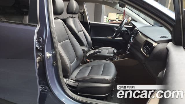 Kia Stonic Prestige, 2018 11