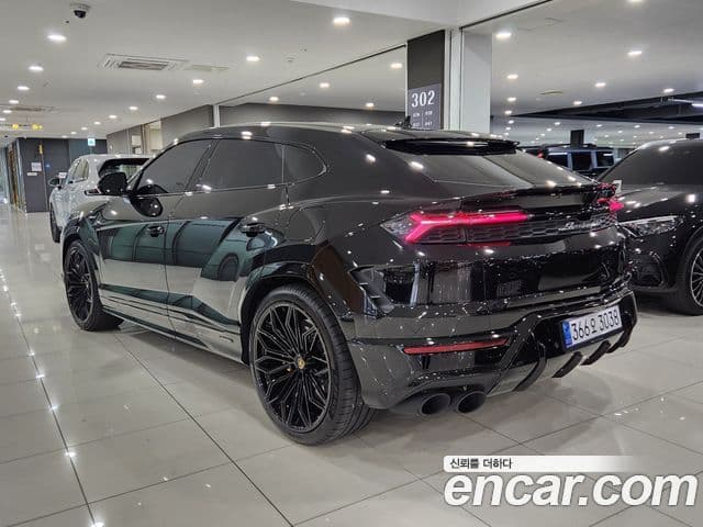 Lamborghini Urus 4.0 V8 SE, 2025 2