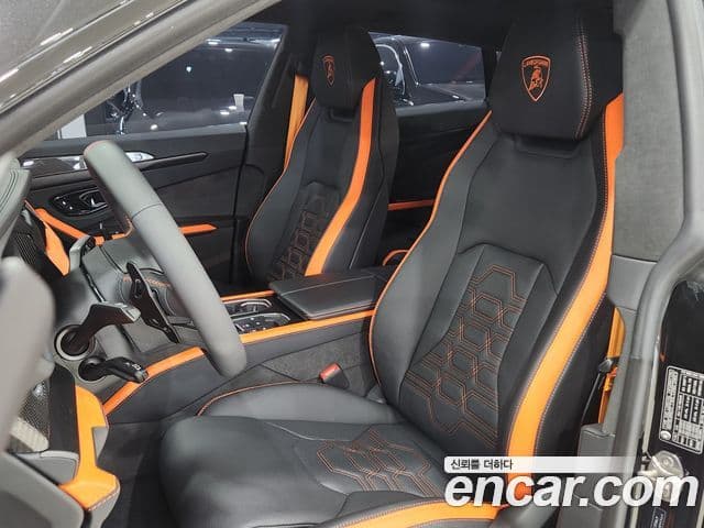 Lamborghini Urus 4.0 V8 SE, 2025 10