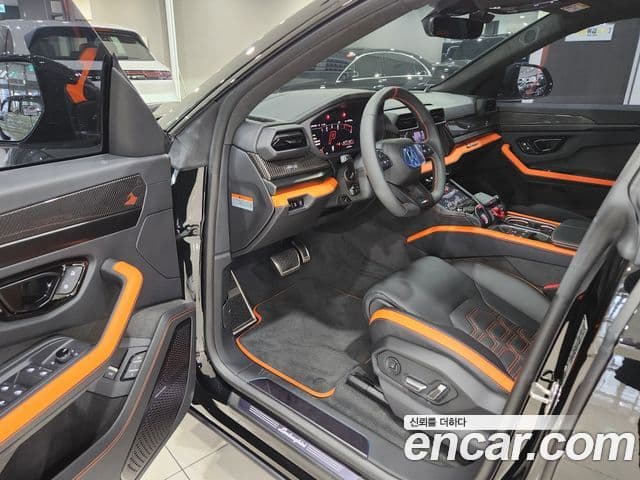 Lamborghini Urus 4.0 V8 SE, 2025 18