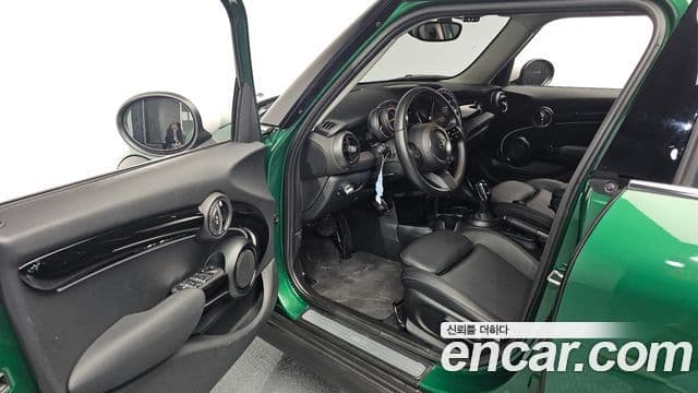 Mini Cooper 3세대, 2022 10