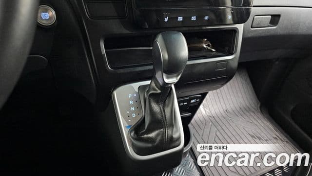 Hyundai Staria Modern, 2023 9