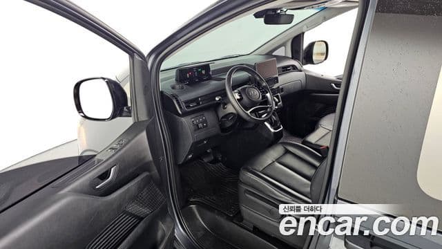 Hyundai Staria Modern, 2023 10