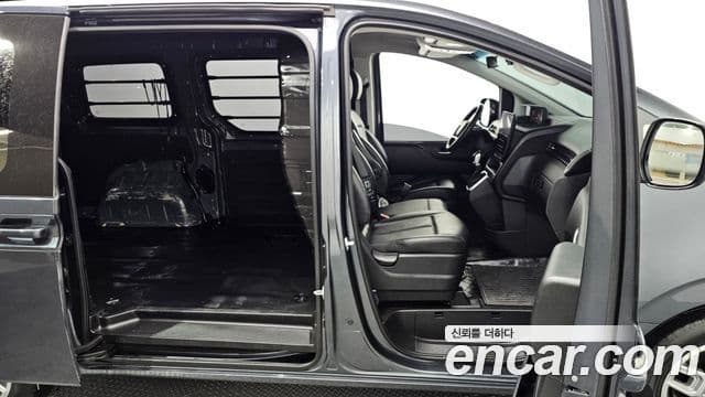 Hyundai Staria Modern, 2023 11