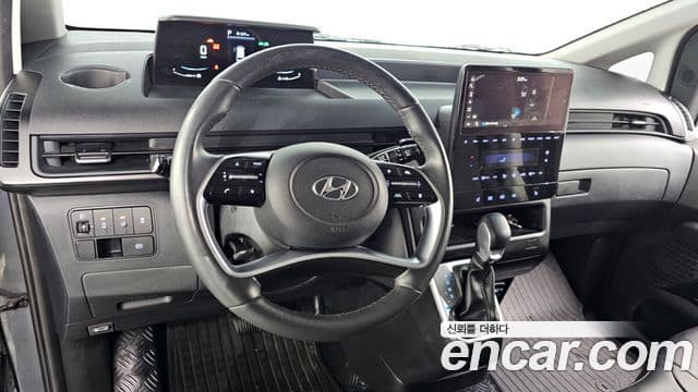 Hyundai Staria Modern, 2023 13