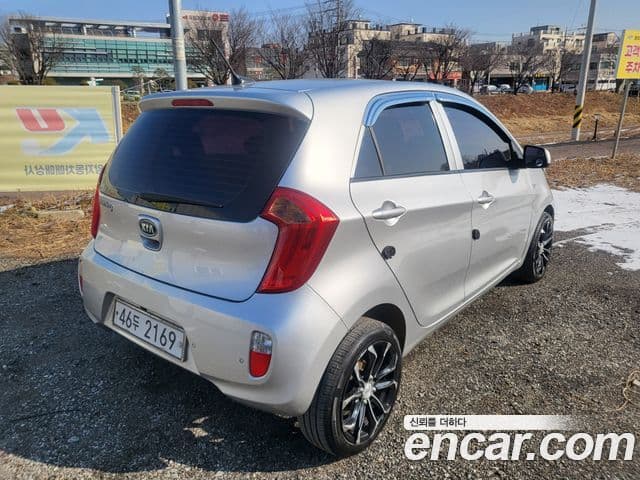 Kia All New Morning Deluxe, 2012 4