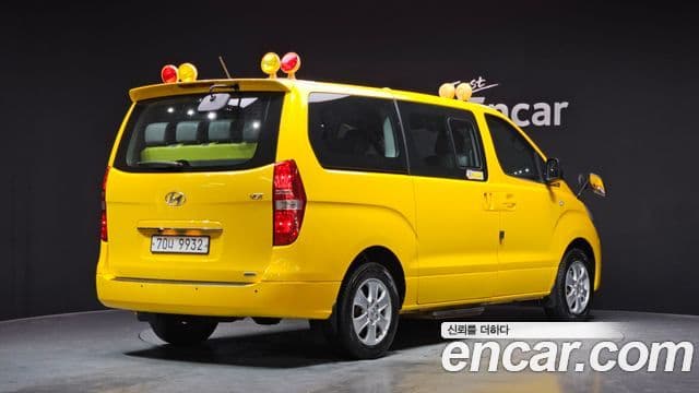 Hyundai Grand Starex 4WD детский перевозочный автомобиль, 2017 2