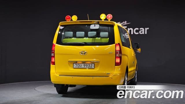 Hyundai Grand Starex 4WD детский перевозочный автомобиль, 2017 4