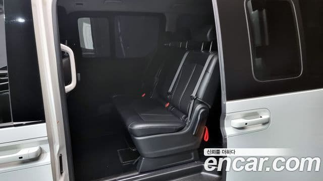 Hyundai Staria Modern, 2025 12