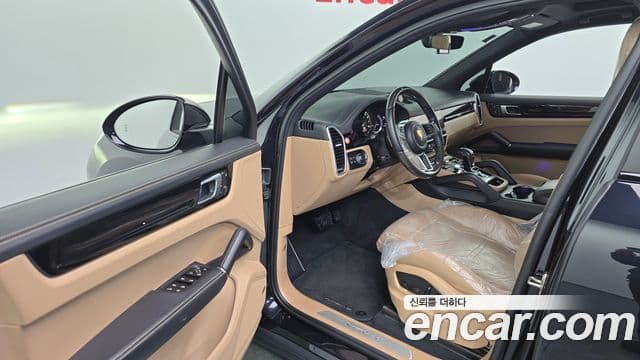 Porsche Cayenne (PO536) 3.0 E-гибрид, 2022 10