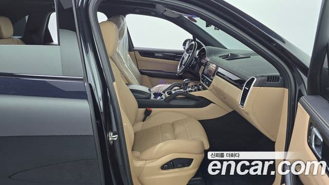 Porsche Cayenne (PO536) 3.0 E-гибрид, 2022 11