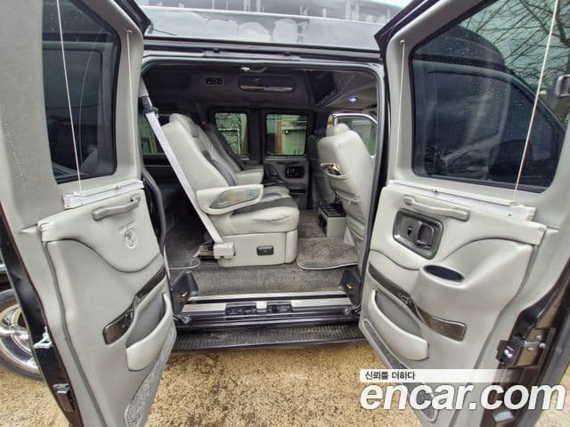 Chevrolet 익스프레스밴, 2010 1