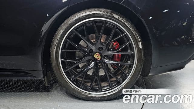 Porsche Panamera (971) 4.0 GTS, 2020 все фото