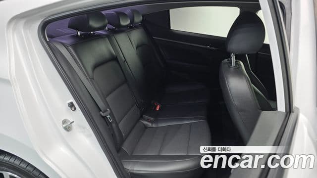 Hyundai Avante AD 1.6 GDI Value Plus, 2018 12