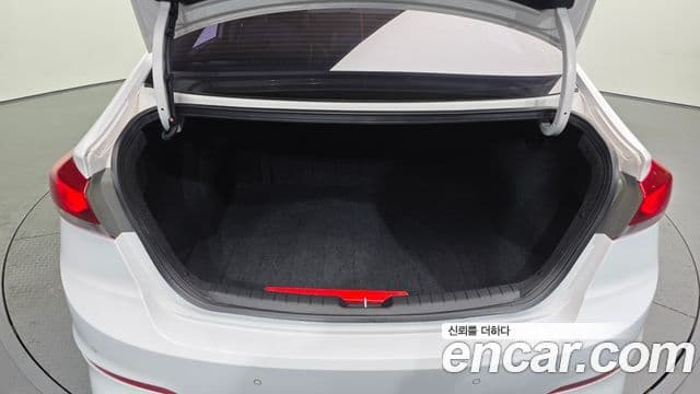 Hyundai Avante AD 1.6 GDI Value Plus, 2018 20