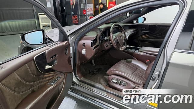 Lexus LS500 5세대 3.5 Luxury AWD, 2018 10