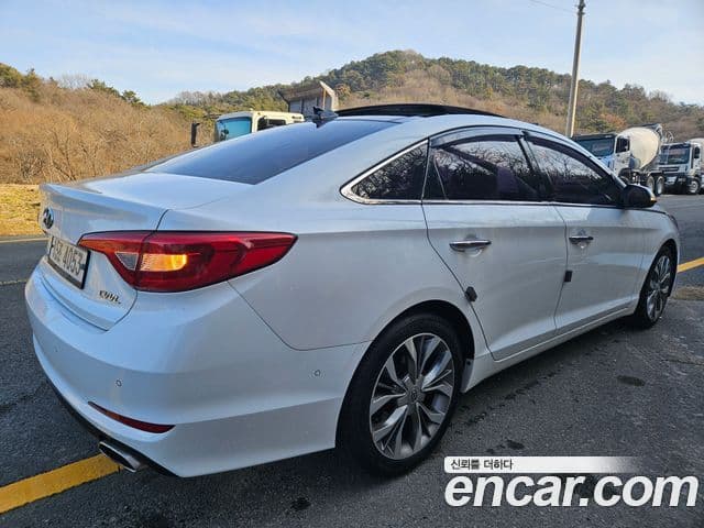 Hyundai LF Sonata Premium, 2015 2