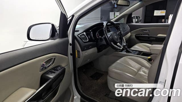Kia All New Carnival Noblesse, 2017 10