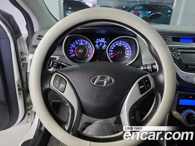 Hyundai Avante MD Luxury, 2011 12