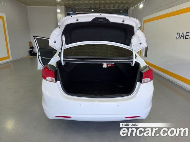 Hyundai Avante MD Luxury, 2011 16