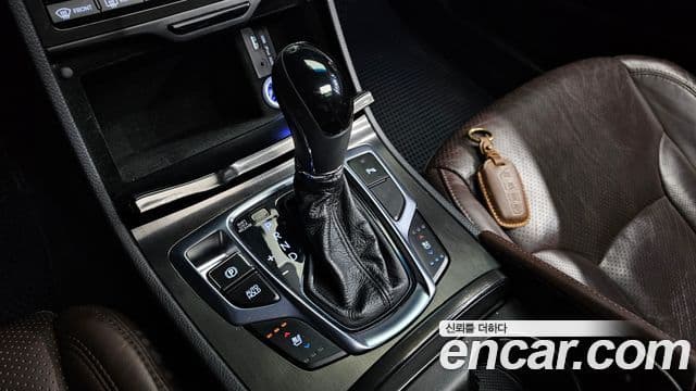 Hyundai Grandeur HG Premium, 2015 9