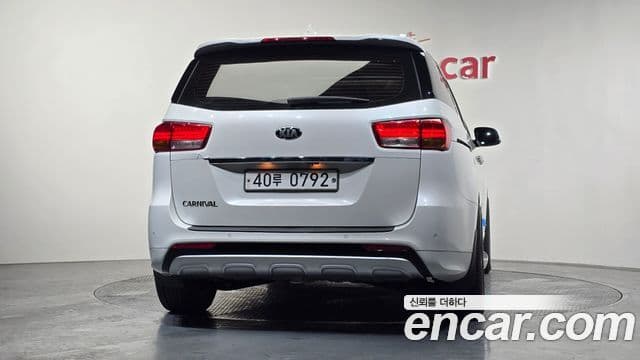 Kia All New Carnival Prestige, 2016 4