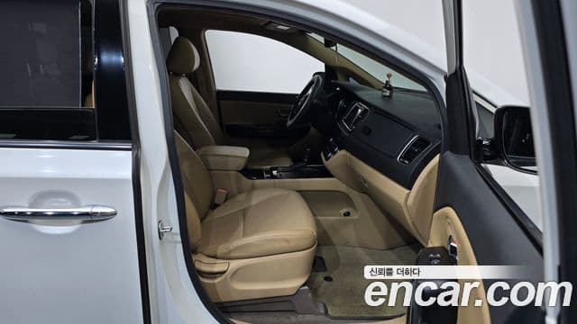 Kia All New Carnival Prestige, 2016 11