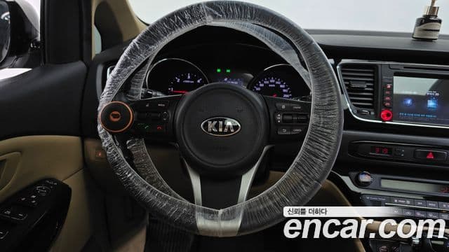 Kia All New Carnival Prestige, 2016 13