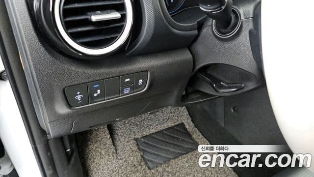 Hyundai Kona гибрид Special, 2020 16