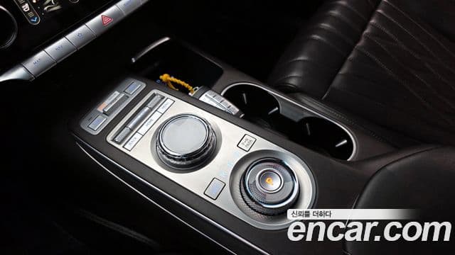 Genesis GV70, 2022 9