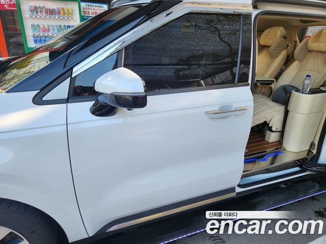 Kia Carnival 4세대 7인승 High Limousine(компания по спецнадстройкам), 2021 1