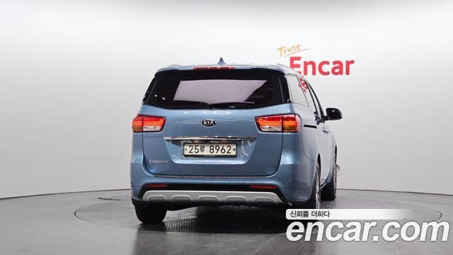 Kia All New Carnival Prestige, 2015 4