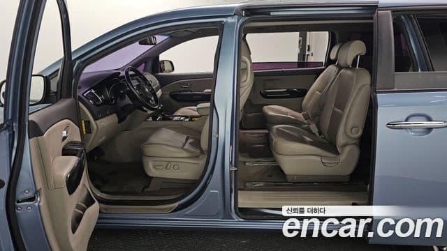 Kia All New Carnival Prestige, 2015 10