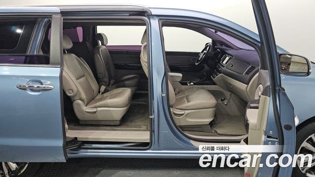 Kia All New Carnival Prestige, 2015 11