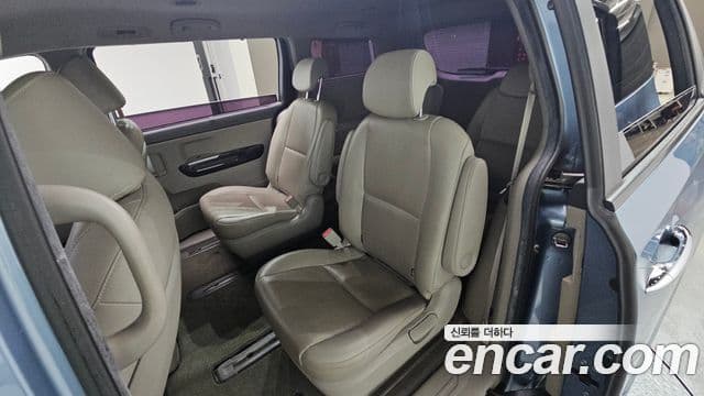 Kia All New Carnival Prestige, 2015 12