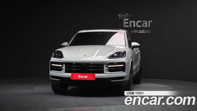 Porsche Cayenne (PO536), 2024 3