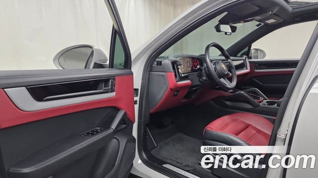 Porsche Cayenne (PO536), 2024 10