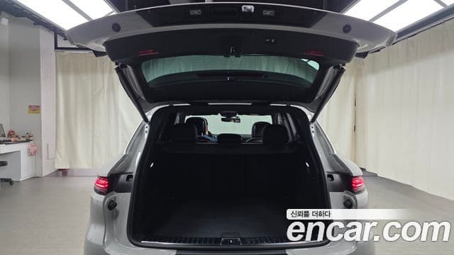 Porsche Cayenne (PO536), 2024 20