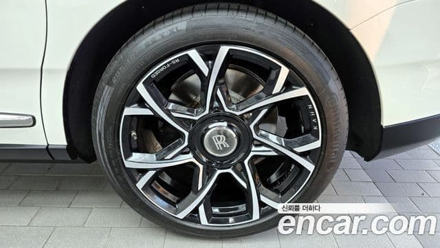 Rolls-Royce Cullinan, 2023 все фото