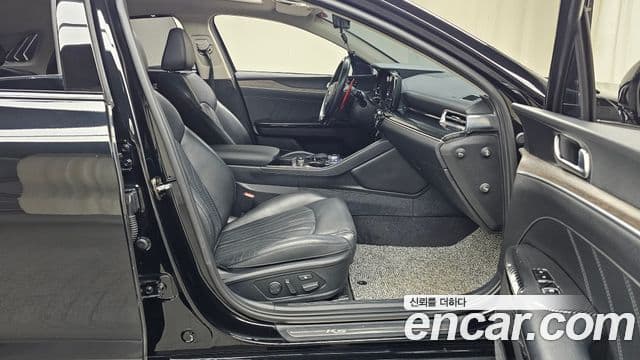 Kia K5 3세대 Signature, 2021 11
