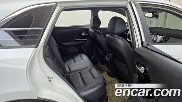 Kia Niro Prestige, 2017 12