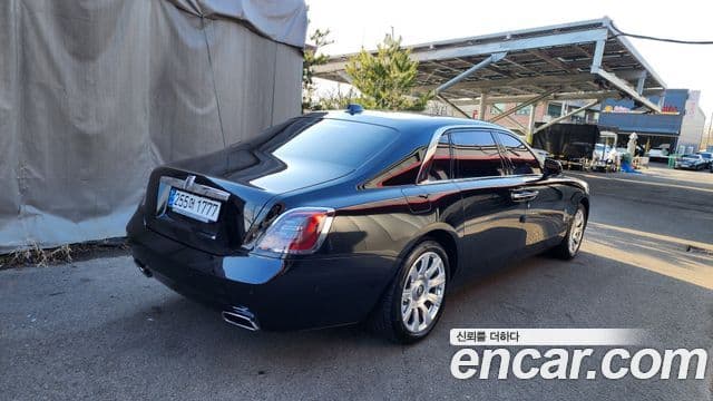 Rolls-Royce 고스트 2세대 6.7 EWB V12, 2024 2