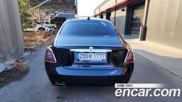 Rolls-Royce 고스트 2세대 6.7 EWB V12, 2024 4
