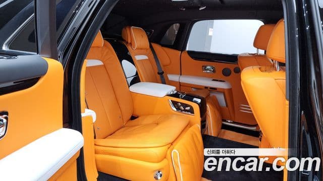 Rolls-Royce 고스트 2세대 6.7 EWB V12, 2024 12