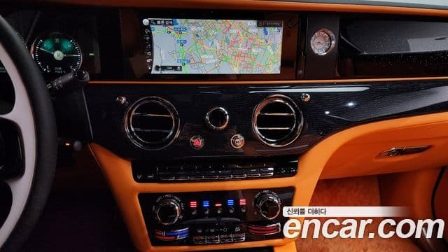 Rolls-Royce 고스트 2세대 6.7 EWB V12, 2024 14