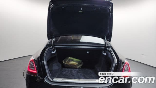 Rolls-Royce 고스트 2세대 6.7 EWB V12, 2024 20