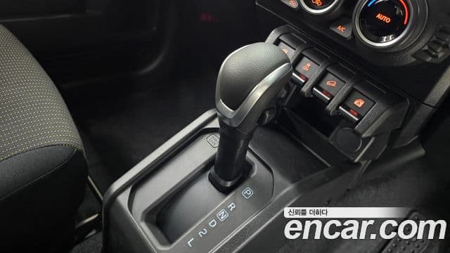 스즈키 짐니, 2025 10