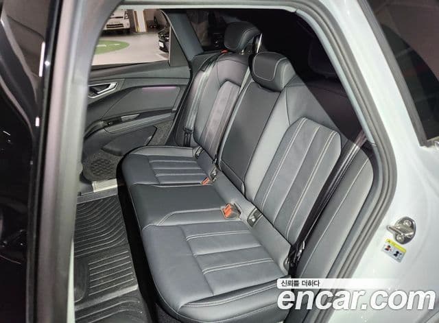 Audi Q4 e-Tron (F4), 2022 10